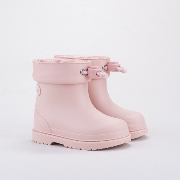 İgor Mendi Kız Çocuğu Çizme